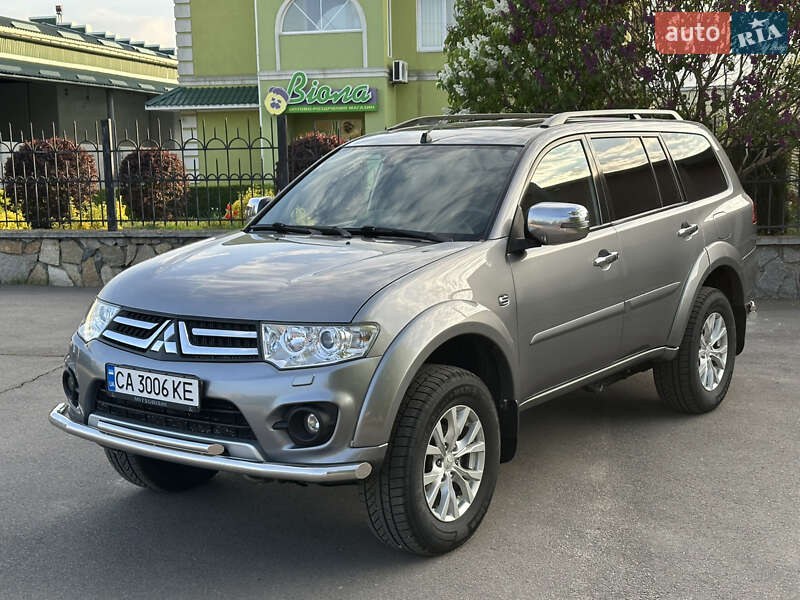 2015 mitsubishi pajero