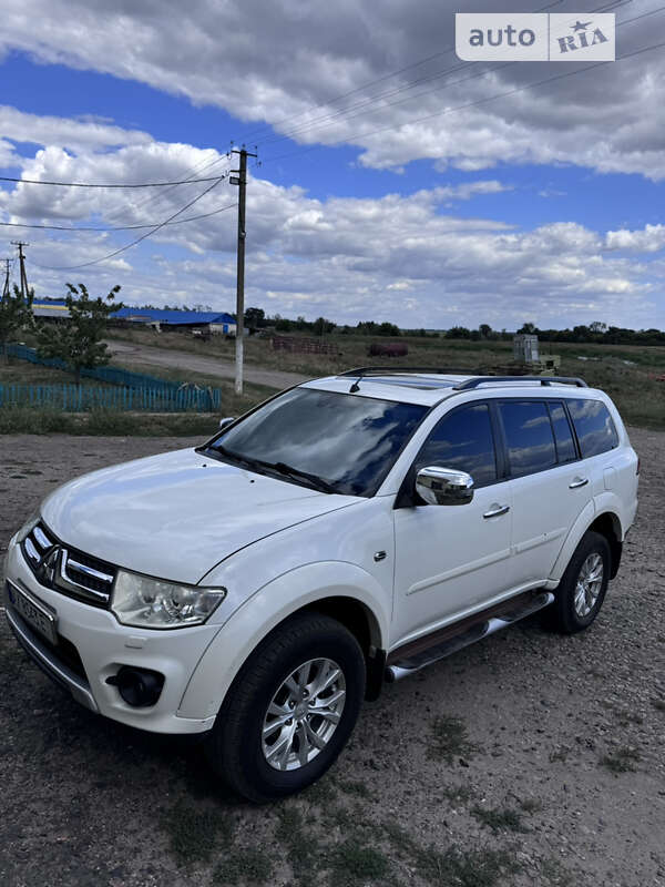 2015 mitsubishi pajero sport