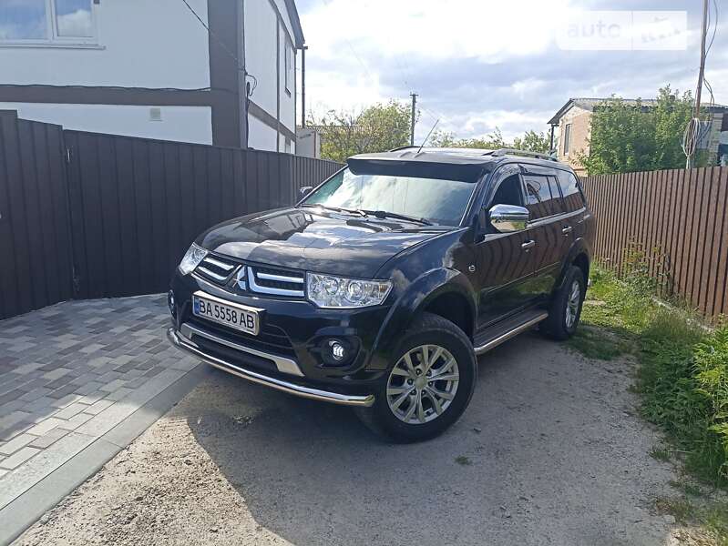2015 mitsubishi pajero sport