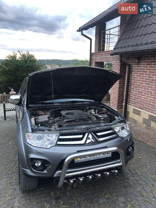 2015 mitsubishi pajero sport