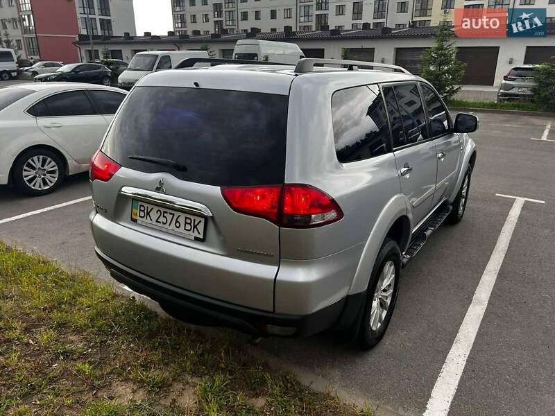 2014 mitsubishi pajero sport