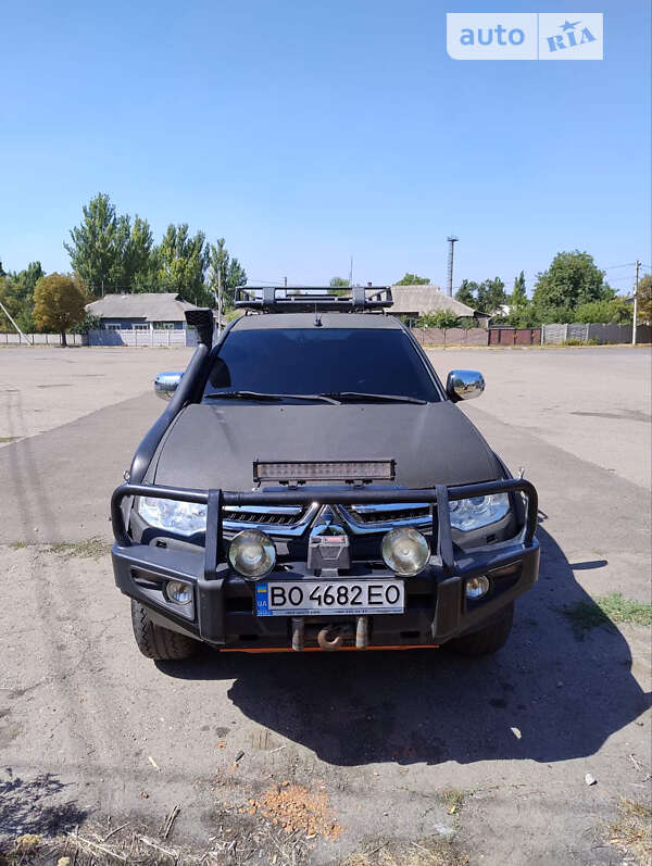2015 mitsubishi pajero sport