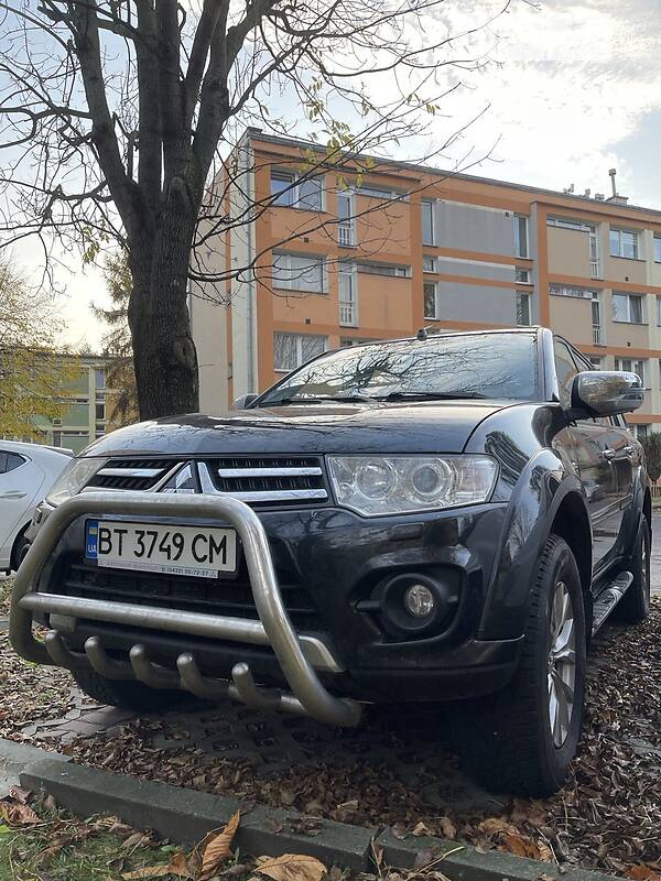 2014 mitsubishi pajero sport