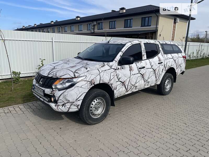 2017 mitsubishi l 200