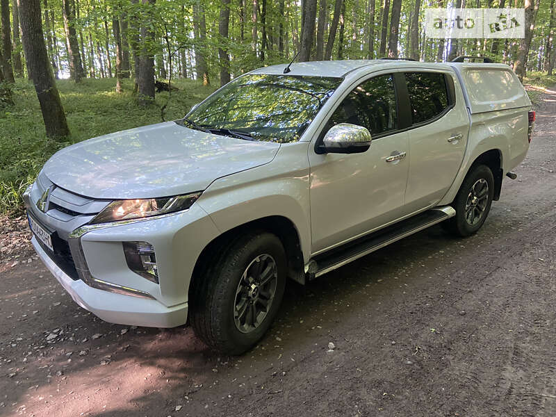 2021 mitsubishi l 200