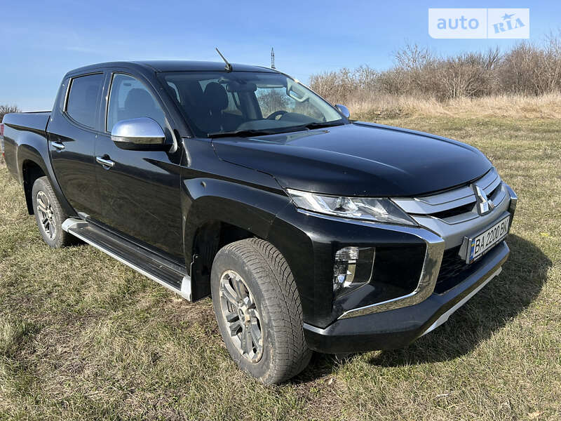 2021 mitsubishi l 200