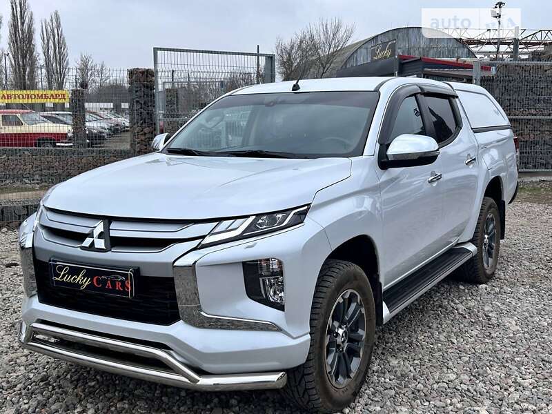 2021 mitsubishi l 200