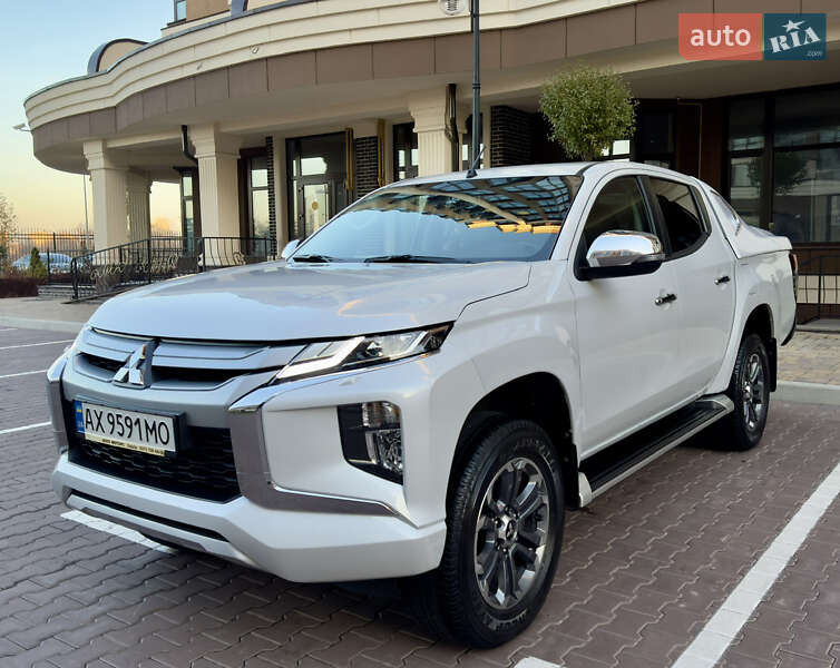 2021 mitsubishi l 200