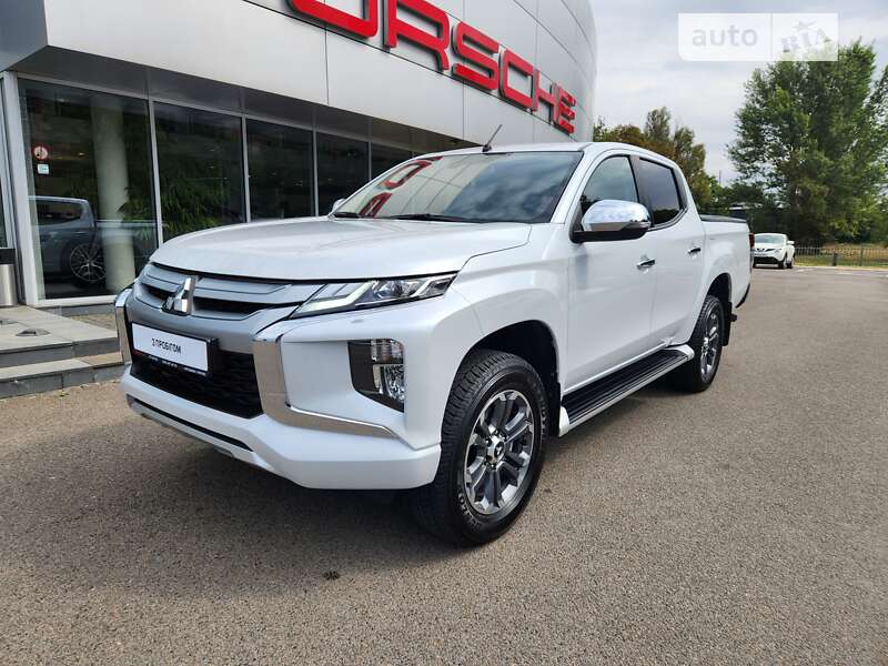 2021 mitsubishi l 200