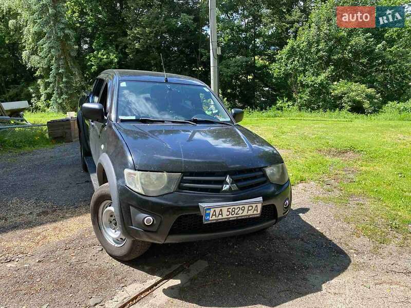 2010 mitsubishi l 200