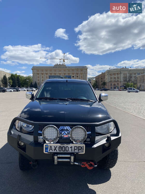 2011 mitsubishi l 200