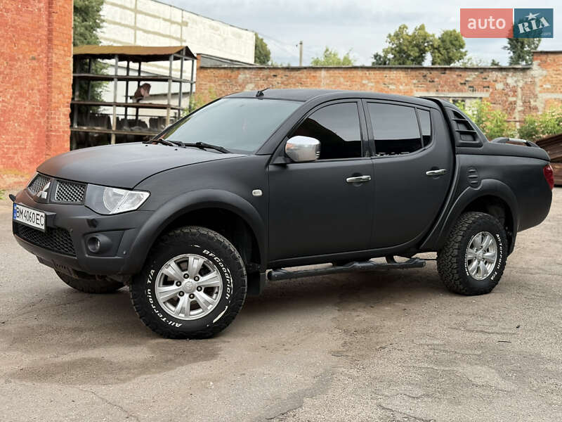 2011 mitsubishi l 200