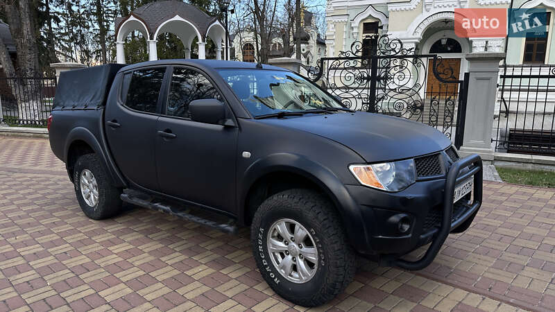 2012 mitsubishi l 200