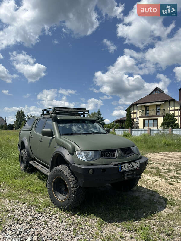 2012 mitsubishi l 200