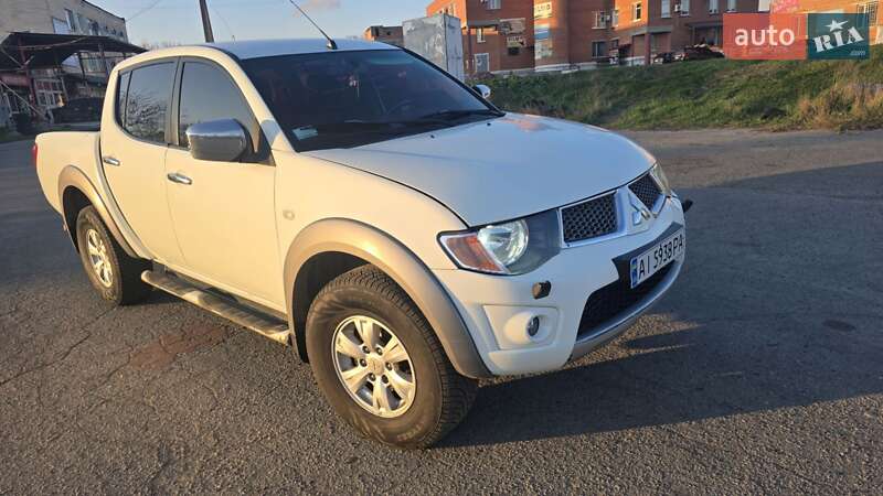 2012 mitsubishi l 200