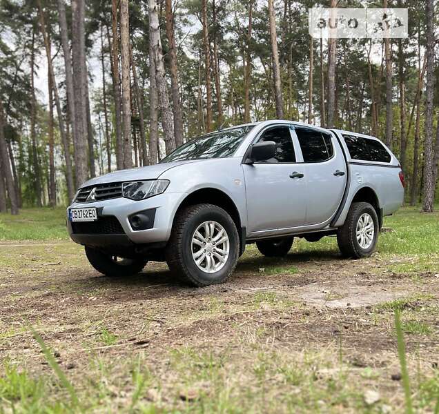 2013 mitsubishi l 200