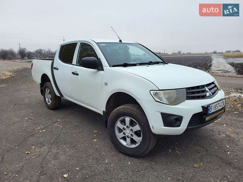 2013 mitsubishi l 200