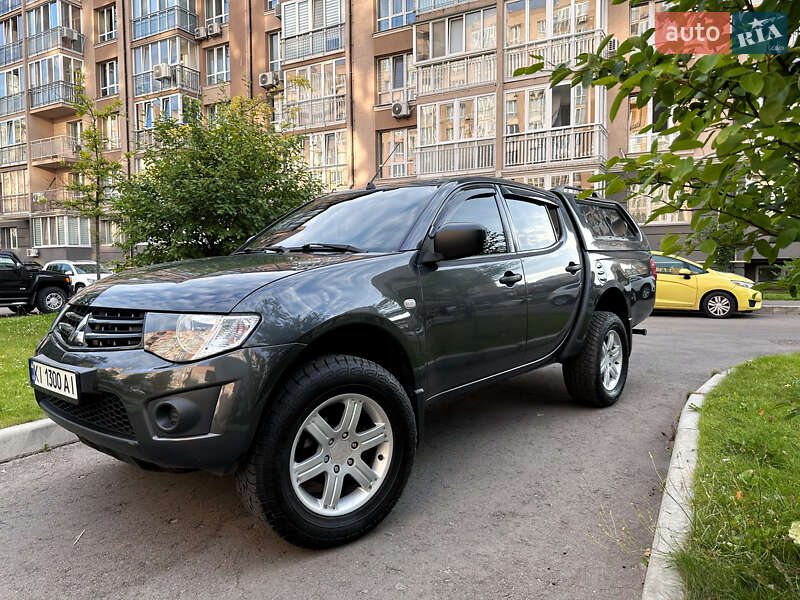 2013 mitsubishi l 200