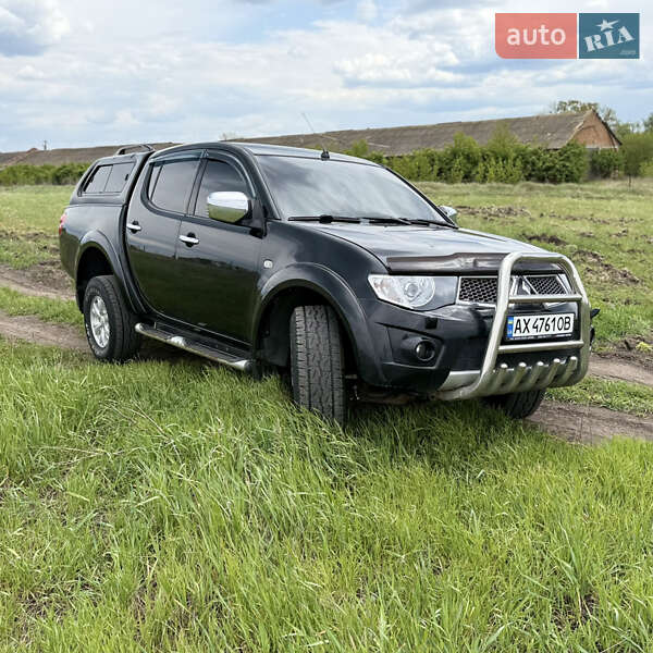 2011 mitsubishi l 200