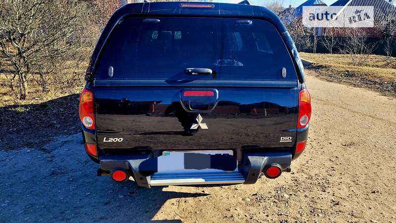 2011 mitsubishi l 200