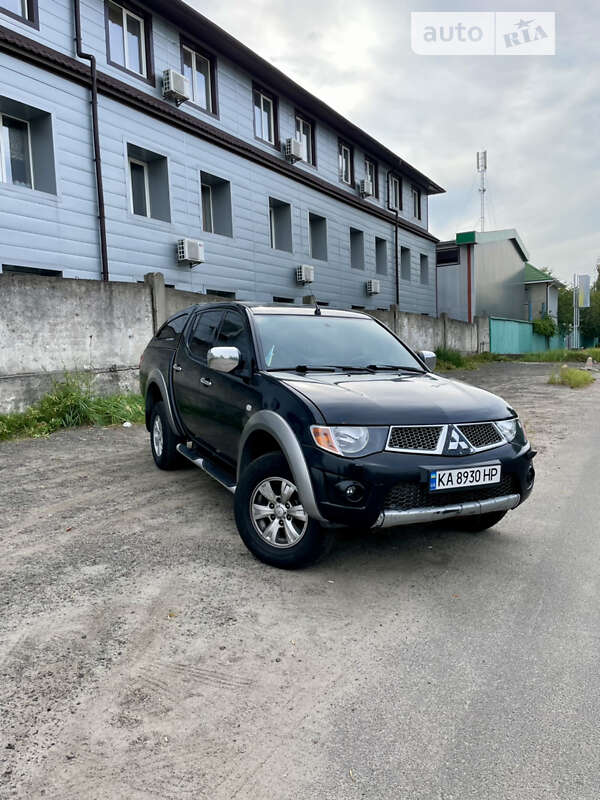 2011 mitsubishi l 200