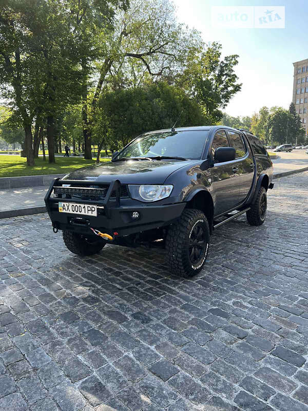 2011 mitsubishi l 200