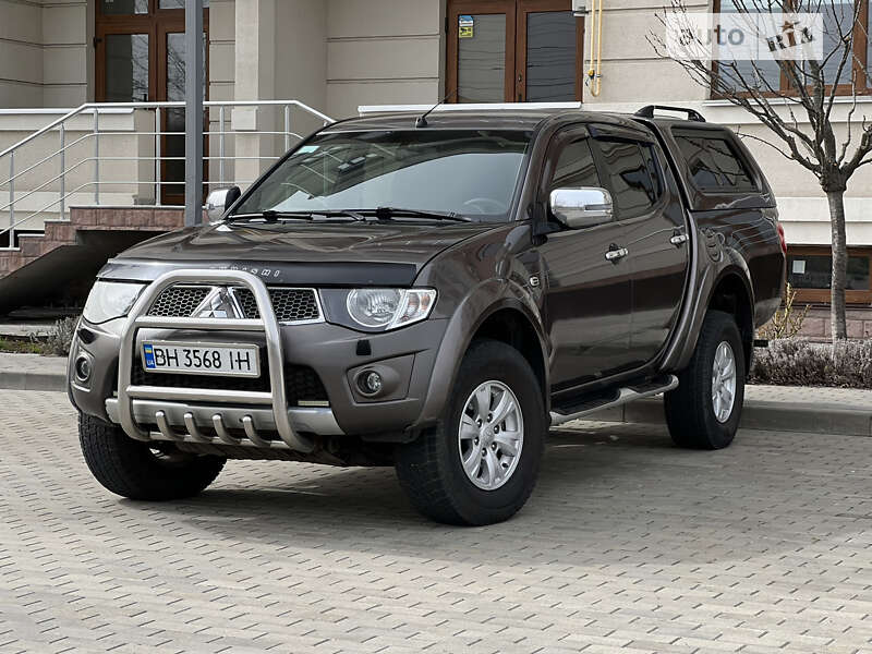 2013 mitsubishi l 200