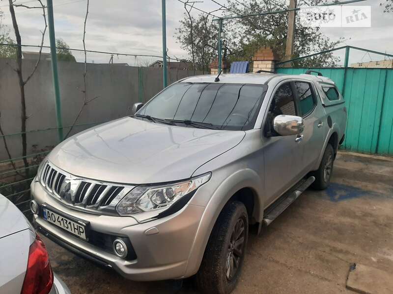 2015 mitsubishi l 200