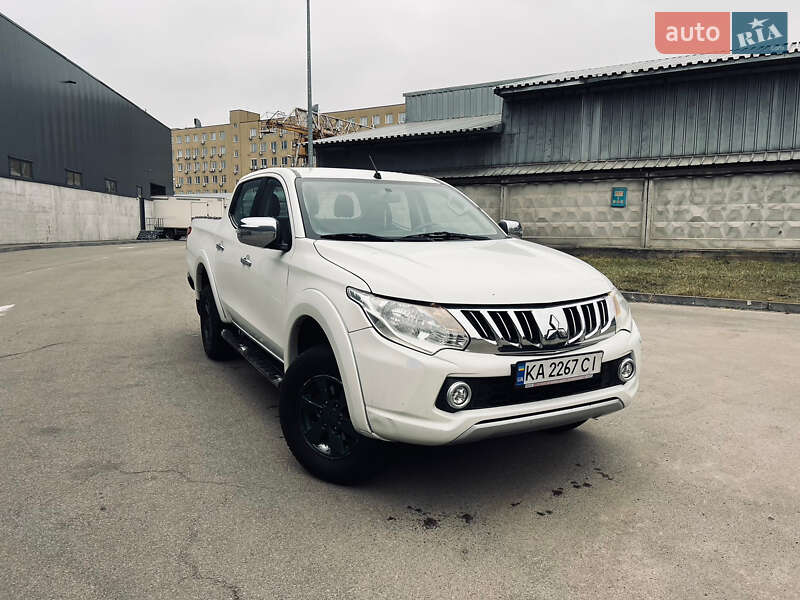 2016 mitsubishi l-200