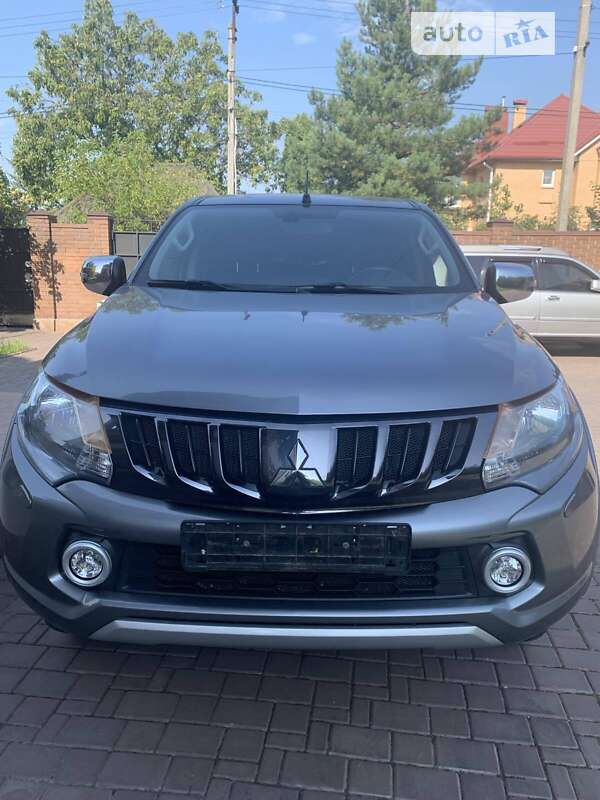 2017 mitsubishi l 200
