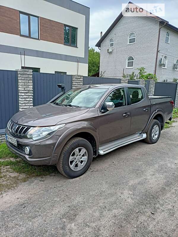 2017 mitsubishi l 200
