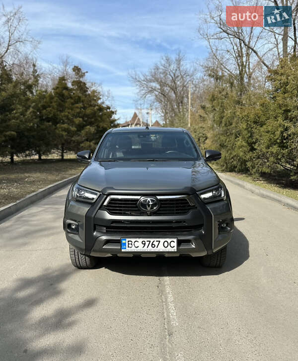 2021 toyota hilux