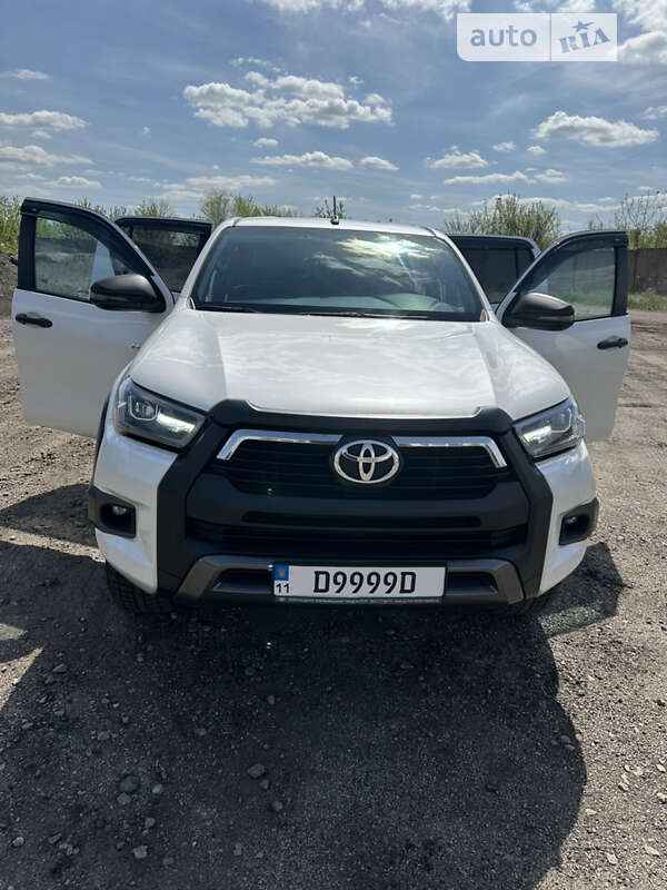 2020 toyota hilux
