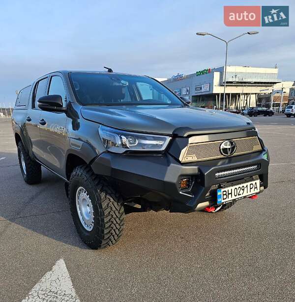 2020 toyota hilux