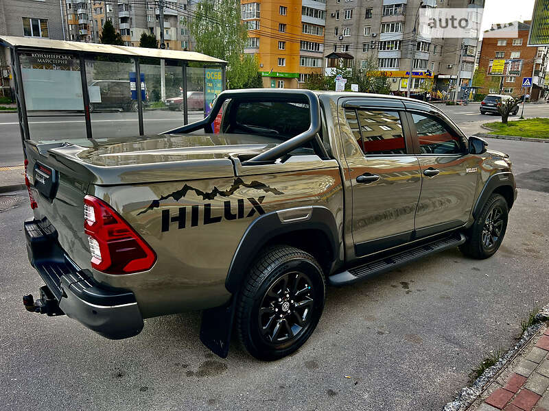 2021 toyota hilux