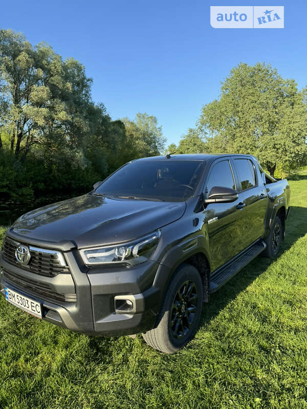 2022 toyota hilux