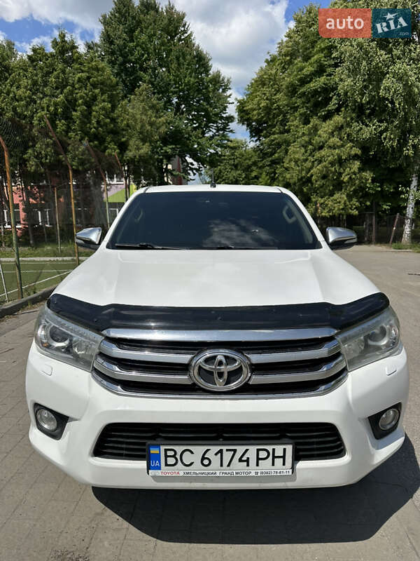 2016 toyota hilux