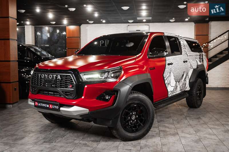 2023 toyota hilux
