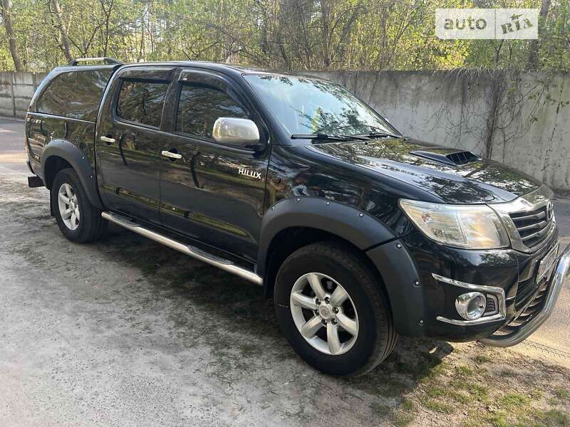 2013 toyota hilux