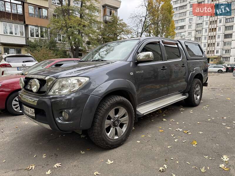2010 toyota hilux