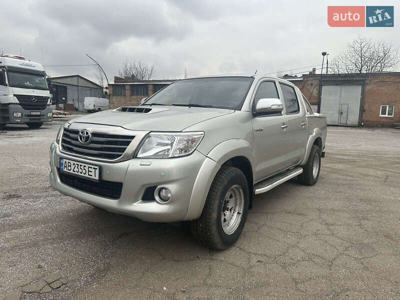 2013 toyota hilux