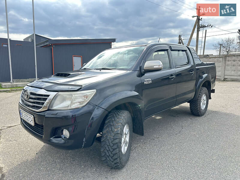 2012 toyota hilux
