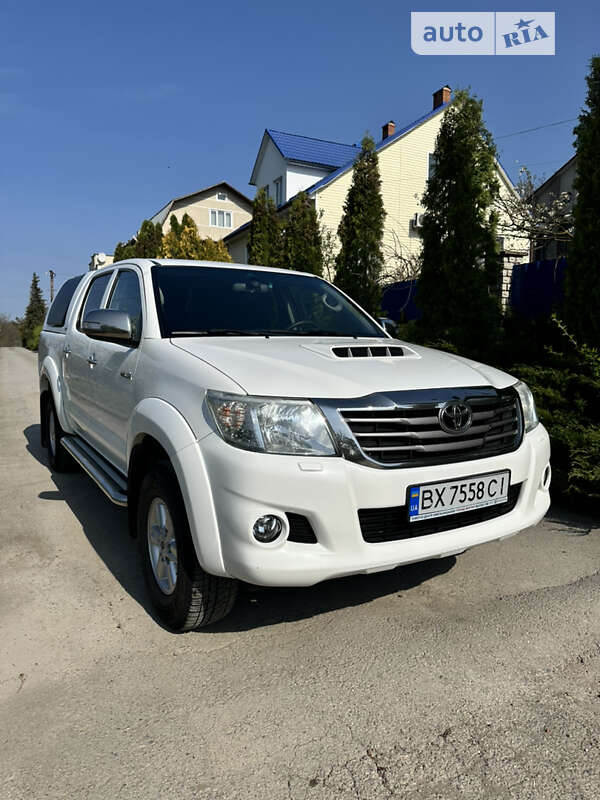 2013 toyota hilux