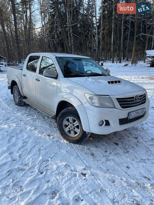 2014 toyota hilux