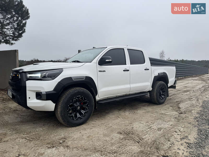2013 toyota hilux