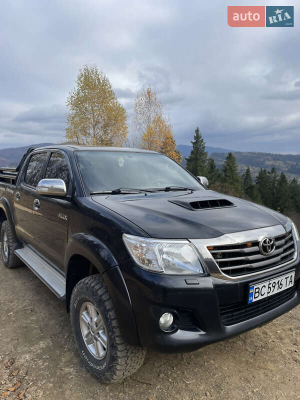 2013 toyota hilux