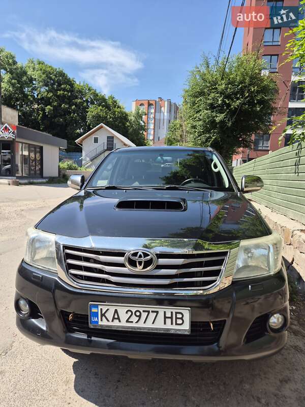 2013 toyota hilux