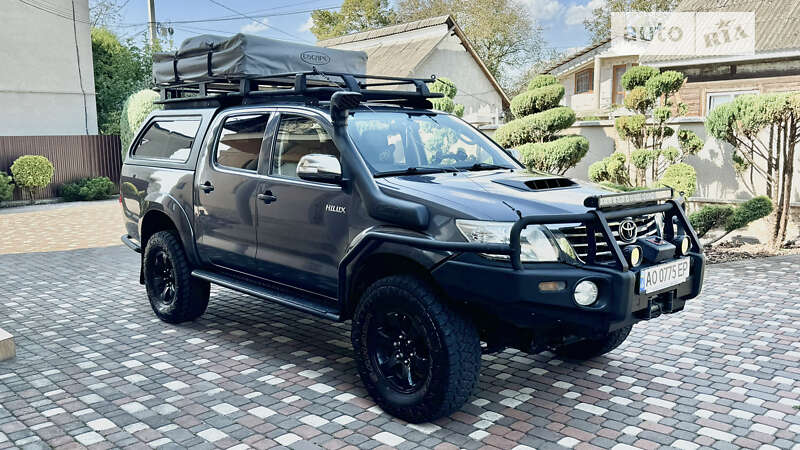 2012 toyota hilux