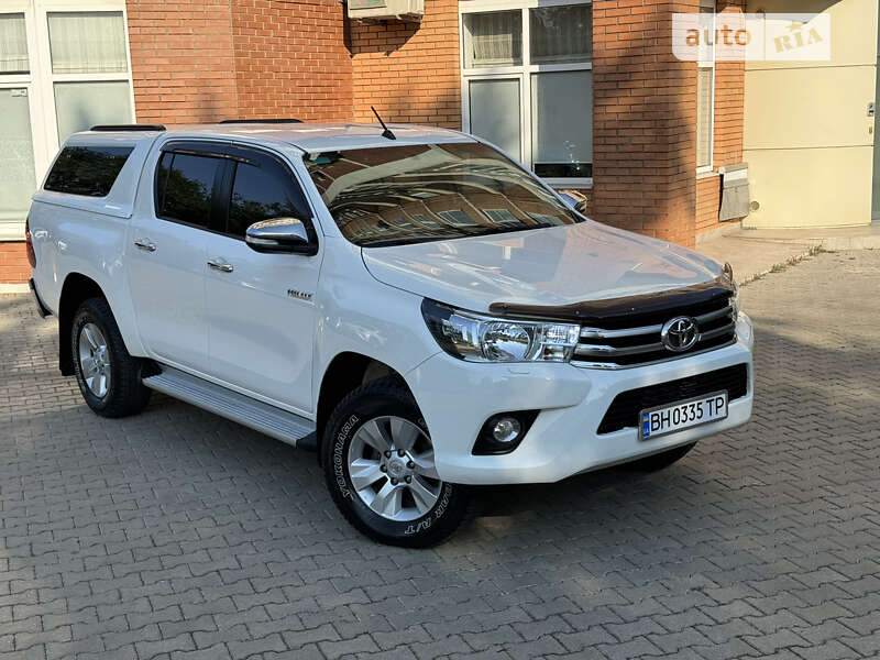 2017 toyota hilux