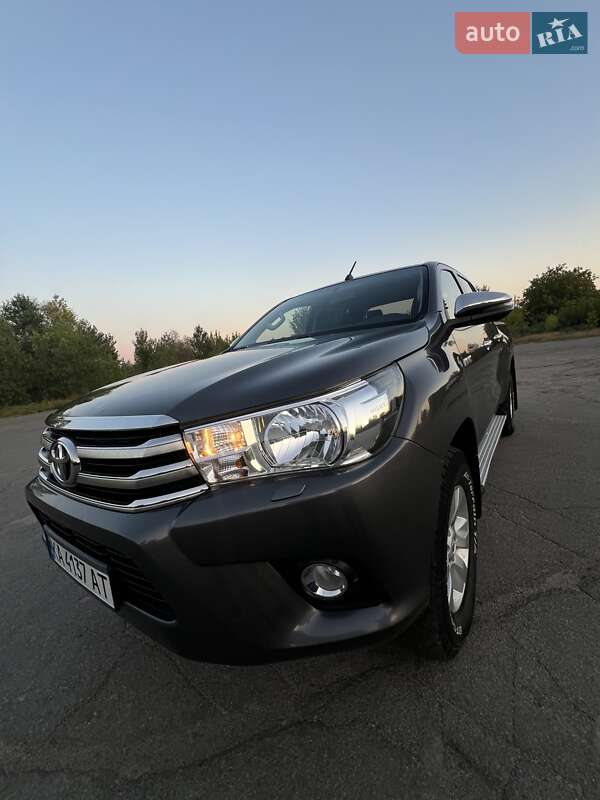 2019 toyota hilux